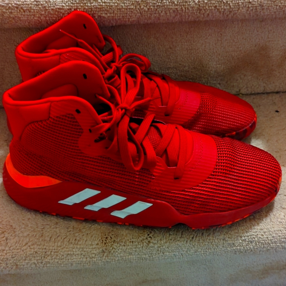 Adidas pro bounce size 14. Basketball shoes.